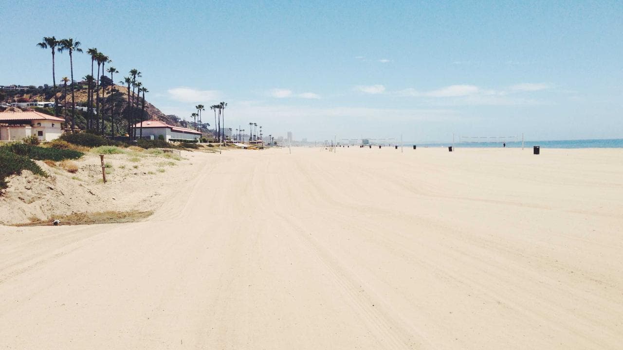 Screenshot of Retail Dashboard & Automation